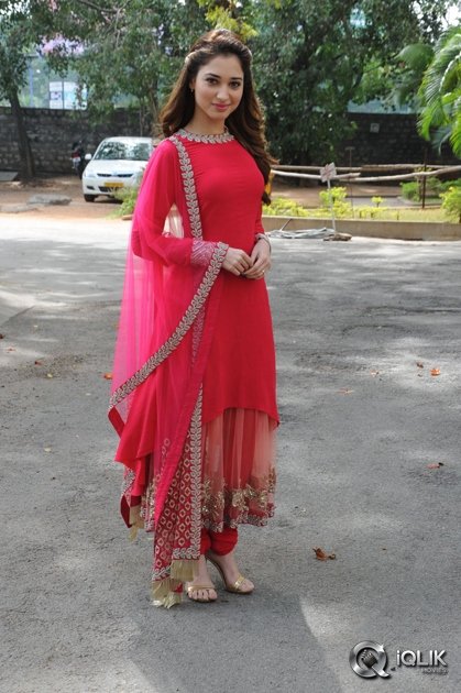 Tamannah-at-Bengal-Tiger-Movie-Press-Meet